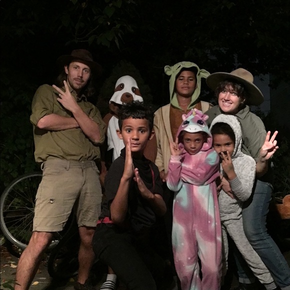 Meet your Poshers - Picture 4 of 6